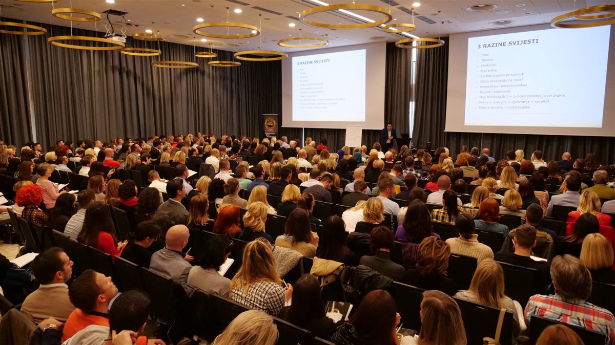 Seminar Kenan Crnkić Akademije u sali